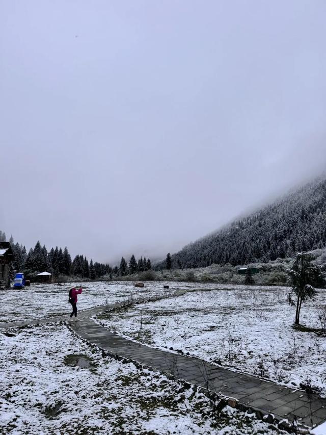 达古冰川下雪啦！雪域浪漫+烟火温柔，攻略请收好！