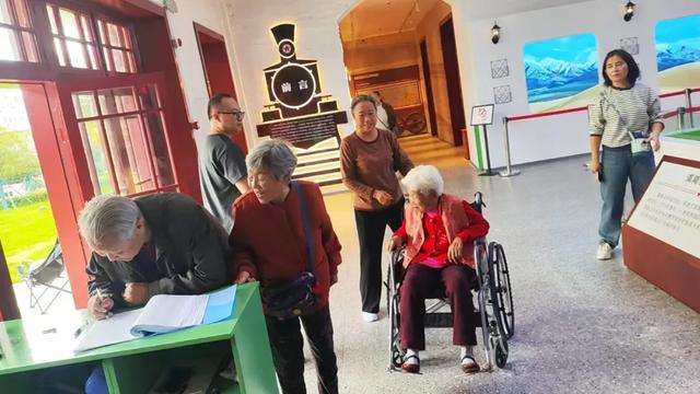 渭南火车站旧址博物馆“双节”假期人气火热 成市民游客打卡新地标