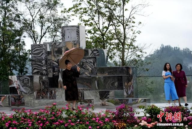 贵州安顺：旧州古镇人气旺 屯堡文化魅力足