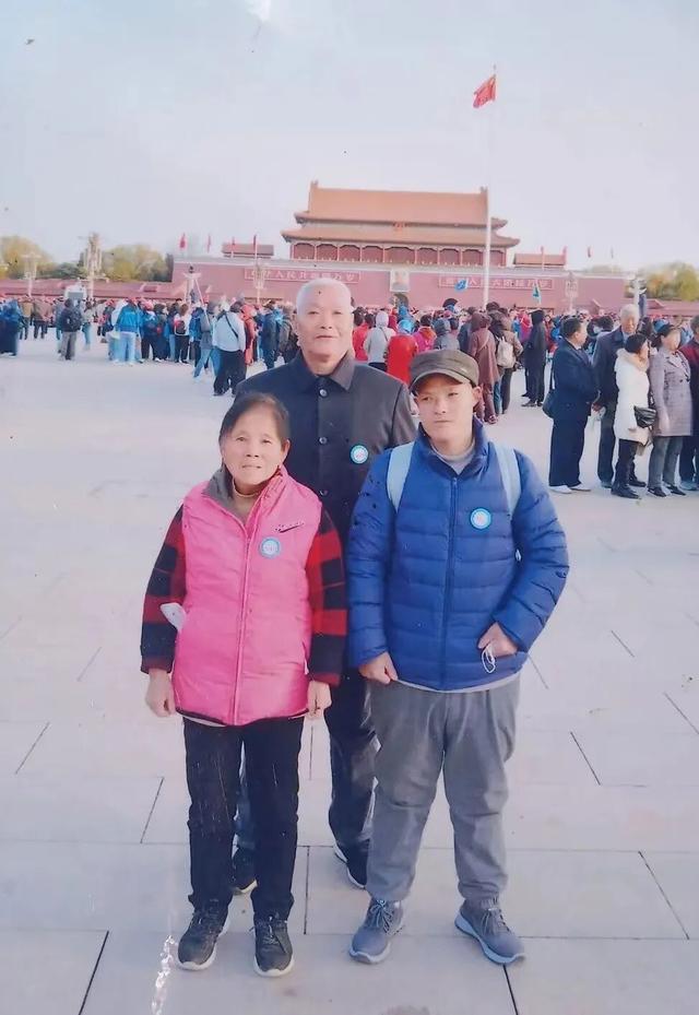 西藏当兵时就梦想去北京看一看，今天终于圆了50年前的梦…