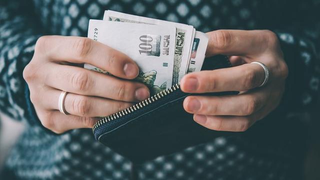 从骆驼商队到二维码，中国退税提速40%，购物热潮再掀新篇