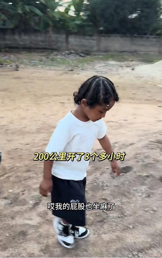 浙江女子去非洲婆家，买8台苹果手机做见面礼，却连泡面都吃不起