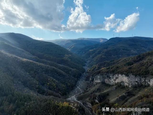 沁源的秋：一半湛蓝，一半绚烂