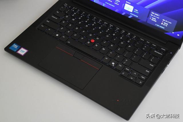 ThinkPad E14 2025超能版商务笔记本测评：焕然一新，全能实力派