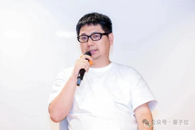 国产AI眼镜现状，这里有份沙龙实录｜量子位AI沙龙