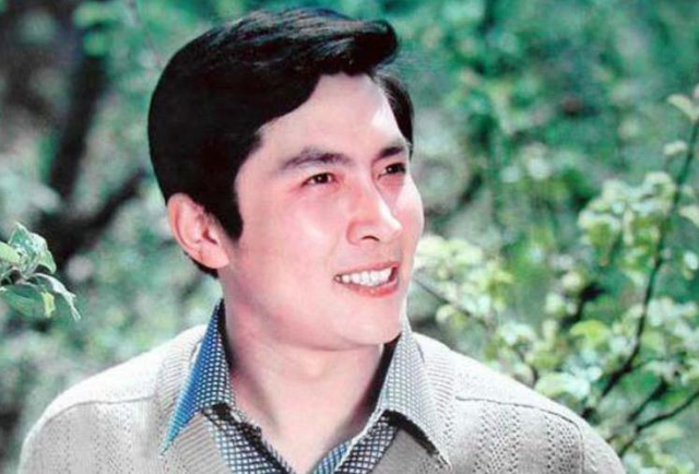 没想到，73岁唐国强，因九三阅兵后的一条动态，实现“口碑逆袭”