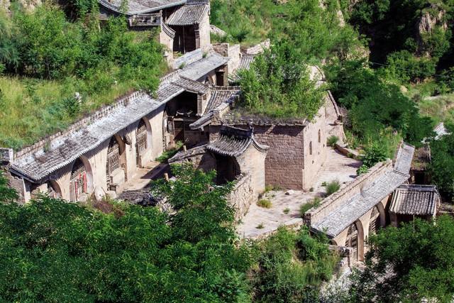 李家山 潜藏在黄土高原深处的布达拉宫