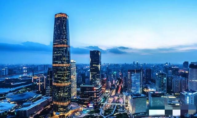 菲律宾和广东同为1亿多人口，菲律宾创造3.3万亿，广东是多少？