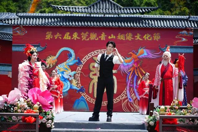 心动了无数次！男神@故里 领衔花美男舞动观音山，浪漫指数爆棚