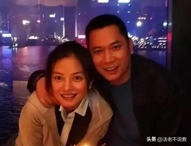 封杀四年，49岁赵薇突传消息，因胃癌去世传闻5个月前就真相大白