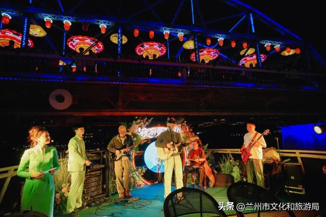 古法漂流、夜游黄河、刺激快艇……“玩水”还是得在兰州啊!