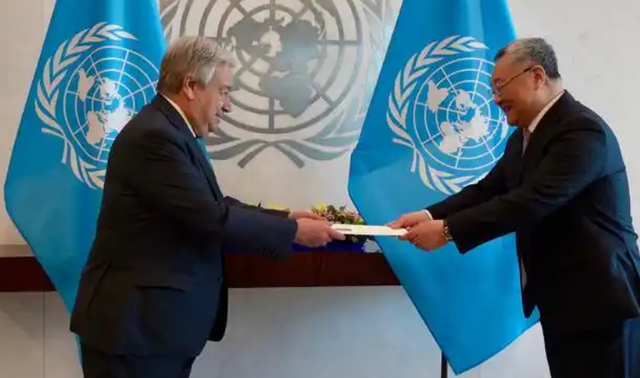 日本大闹联合国，想废掉中国出兵权！特朗普一招，把高市逼上绝路