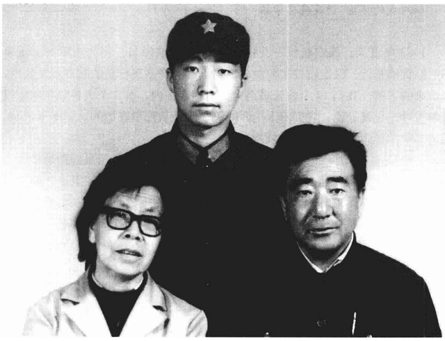 我国首位航天员杨利伟，被授予少将军衔，退休后能享受什么待遇？