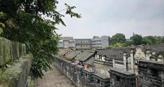 四川有座千年古镇,商业化程度低,市井气息浓厚,不要门票