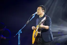 盘点许巍经典歌曲合集，非常好听的歌曲，前奏一响我的青春回来了图片