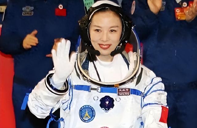 女航天员牺牲大	，升空前必须要吃避孕药？其中缘由令人意外