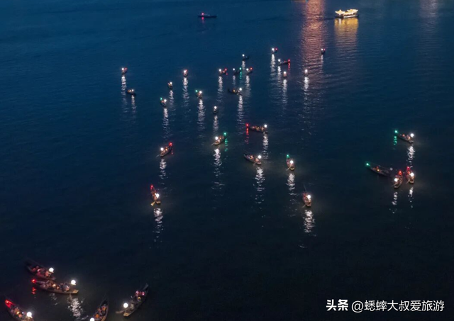2025元！杭州“月亮船”重新起航，连续三晚点亮西湖，感兴趣吗？
