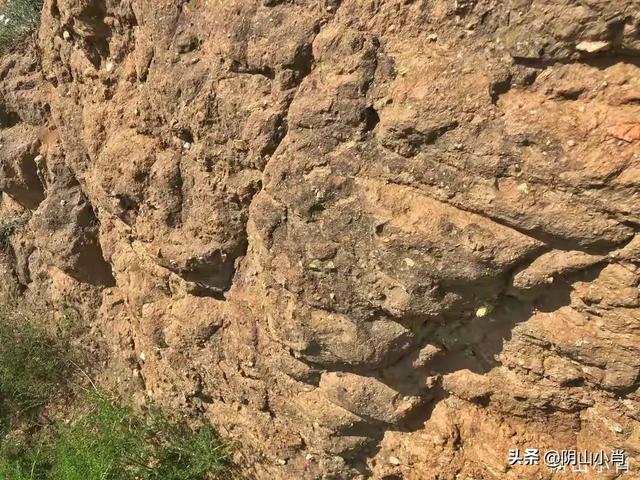 行走包头市昆都仑区战国赵北长城遗址公园