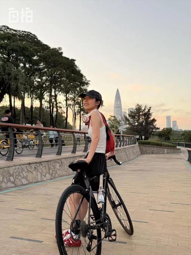 我,月入2000起步,一路摸爬滚打,如今教人大教授直播带货