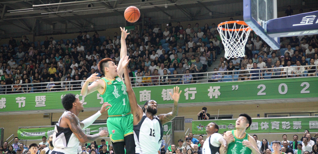 正午·12点 | 1小时53分直抵长白山！沈白高铁模拟载客试运行