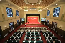 【钢铁荣光】以改革关键一招 推动钢铁巨轮破浪前行图片