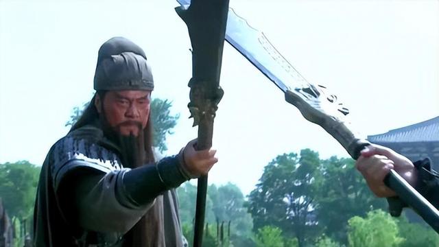 黄忠和关羽交手到底谁更厉害？其实两人实力根本不在一个档次