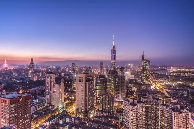 中国“最另类”省会：本省城市不待见，却与隔壁省亲如一家？