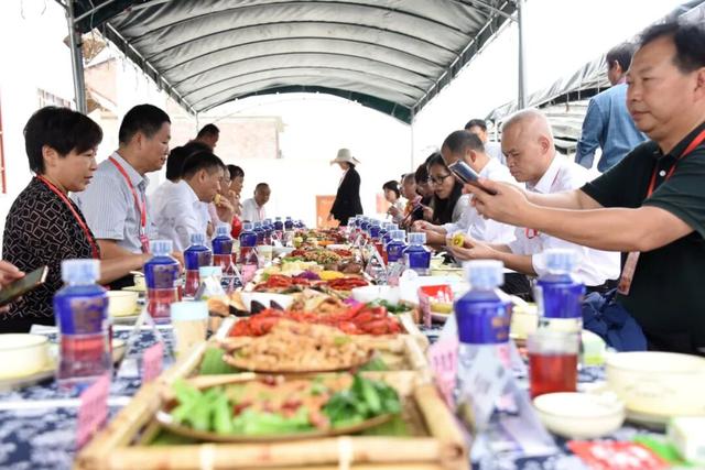 仫佬族最盛大的节日！广西罗城邀你这个周末来过依饭节咯~