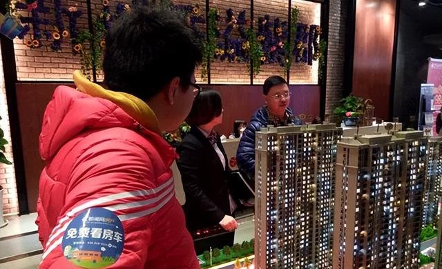 又揪出来一个巨贪，金额高达9.7亿，首富夫人郝斌跨境逃亡失败了