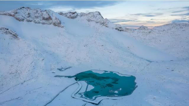 全国各地开始下雪了！达古冰川给你不一样的雪季体验，每一个都让你忍不住出发