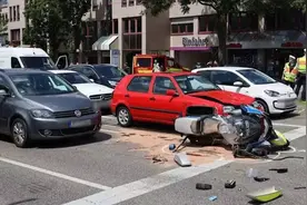 匈牙利总理德国观看足球赛，护送车队发生车祸，一名警察死亡！图片