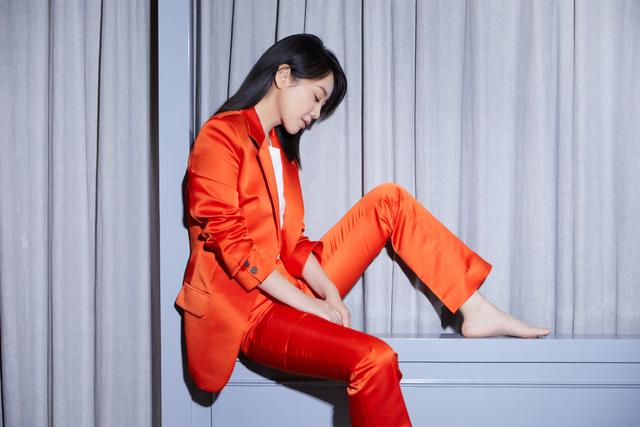 女明星，闫妮的美脚