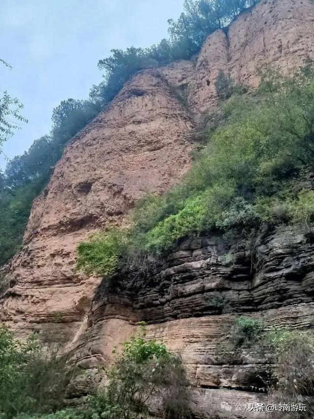 富平薛镇赵老峪北村，赏红叶观石桥瀑布，这条环线真是美爆了！