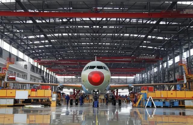 难怪马克龙笑得合不拢嘴	，刚一落地北京，中方就给足他排面