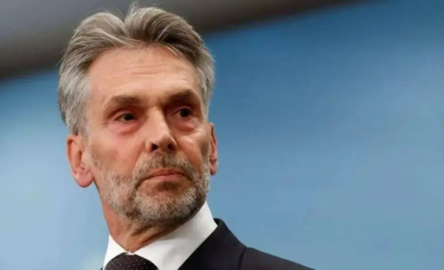 荷兰新规卡光刻机，结果先坑欧洲自己，中国这步反制让阿斯麦慌了