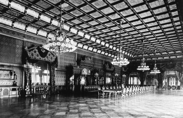 全球最富有王室的豪华住宅大揭秘