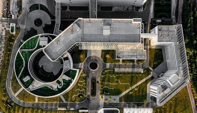 对台制裁正式开始？中国商务部出手，外媒：台积电在美难以成功