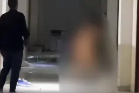 太炸裂！女子一丝不挂大闹男生宿舍，现场视频曝光，警方介入图片