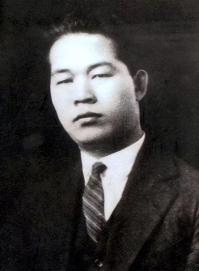 蒋介石临终前告诉蒋经国：我这一生只敬佩一人，畏惧两人!