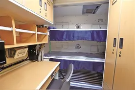 韩国潜艇演练发射弹道导弹图片