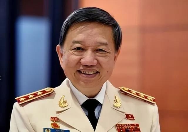 越南与中国杠上了？中国前脚定下9月3阅兵，越南后脚就定9月2！