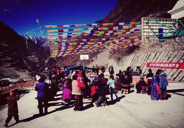 接上 第二章 高原盛宴：山地文化旅游节震撼启幕