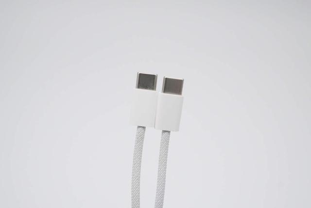 六款苹果原装充电器对决，iPhone 17到底选哪个？