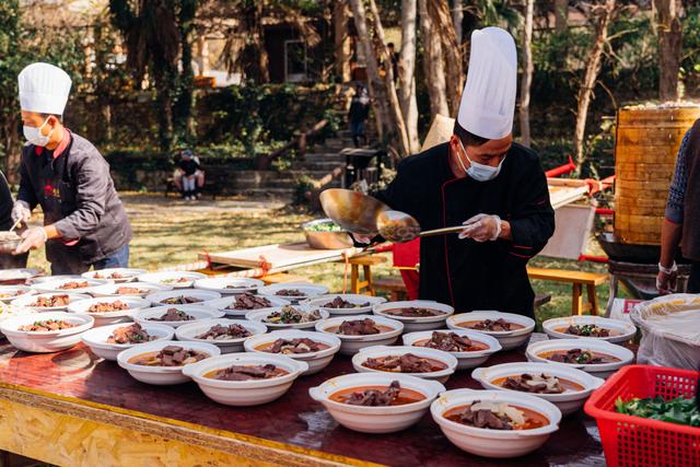 看馋了！野村谷千人年猪宴，预订来吃肉！