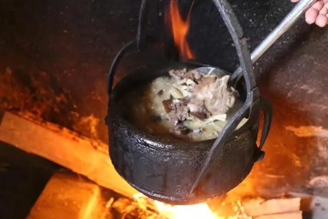 【千里嘉陵江 虞关好风光】北雀观景台红叶燃遍两岸，这份秋日限定美景请查收