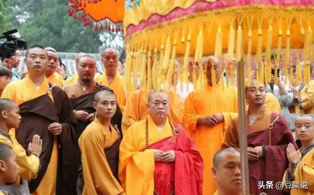 不查不知道一查吓一跳，掌控少林寺38年的释永信，私下到底有多壕