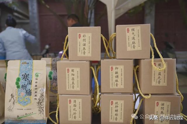 网络中国节·元宵 | 老街焕新彩，元宵续年味：钟鼓楼文化集市活动正酣