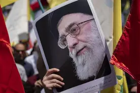 对俄罗斯援助力度不满，伊朗外长带着哈梅内伊亲笔信，去找普京图片