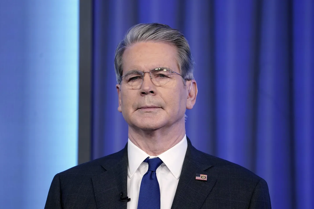 嘴硬19天	，被中美轮番敲打，高市早苗终于改口，想与华重归于好？