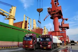 上半年常州港出口设备超23万立方米，同比增长24%图片